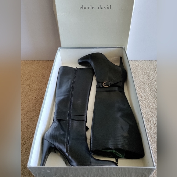Brand New knee high black leather Charles David boots - Picture 3 of 14